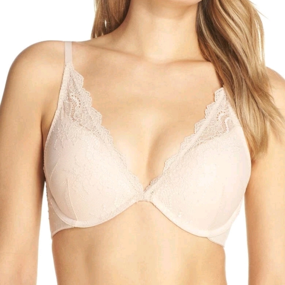 SPANX Lace Plunge Bra in Light Nude